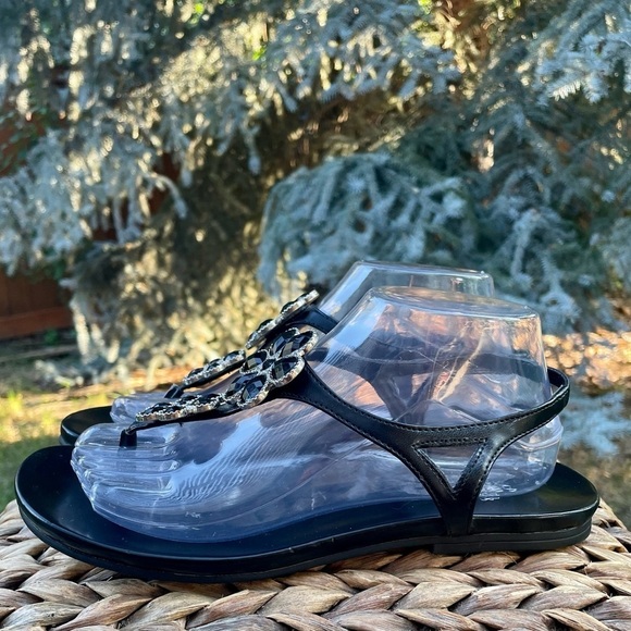NEW Beautiful Daisy Flower Black Stone T-Strap Thong Toe Sandals. Women size 9 - Picture 5 of 7